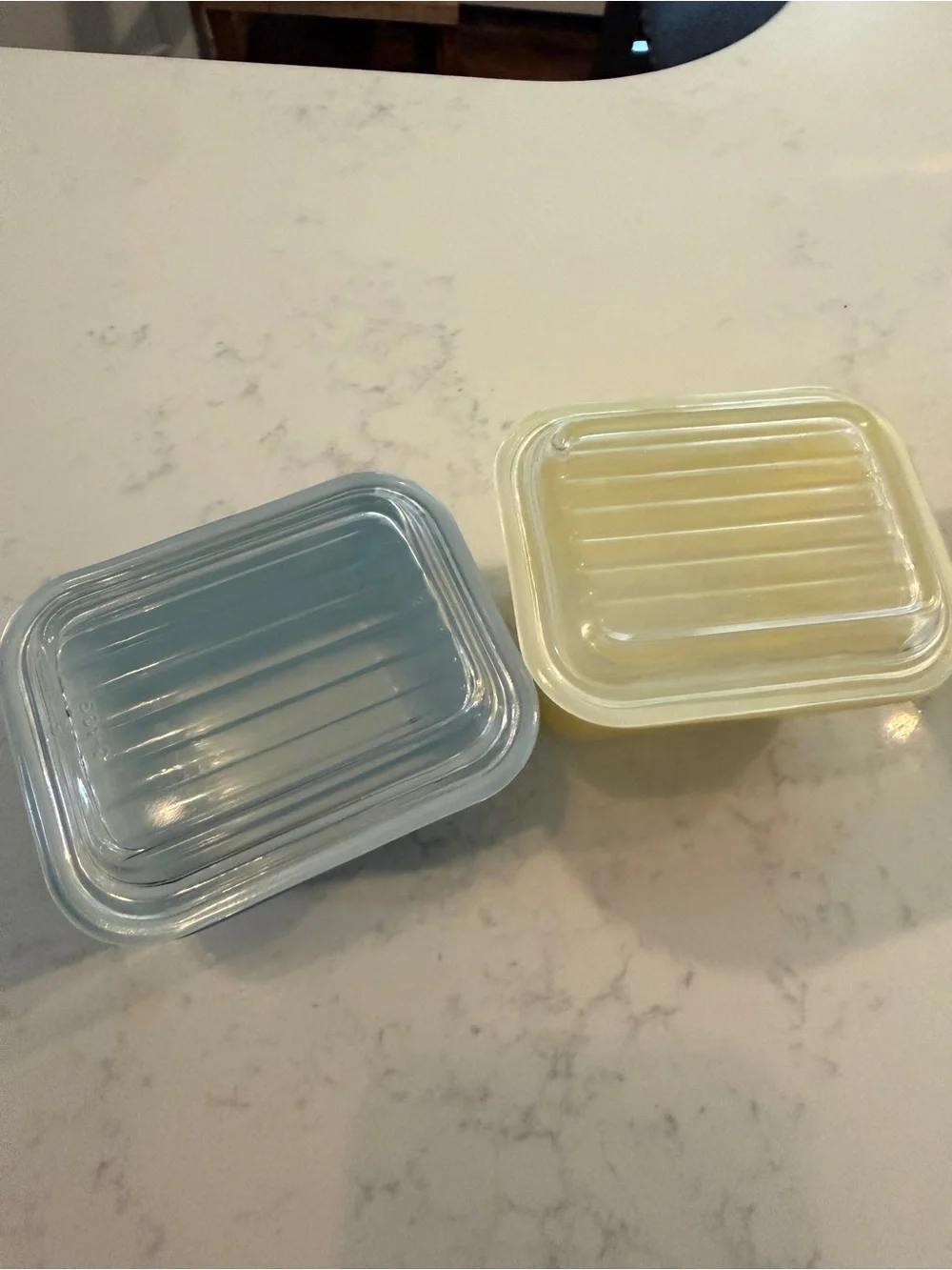 Vintage Pyrex Refrigerator Dishes w/ Lids 💛🩵